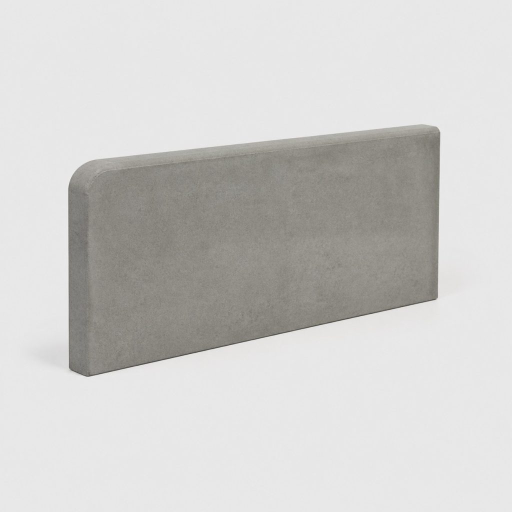 Bordure béton hauteur 40 cm teintée dans la masse