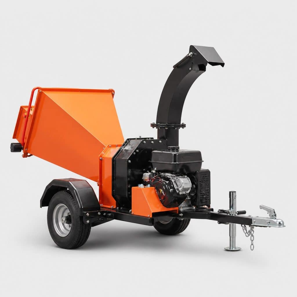 Broyeur de végétaux thermique tractable sur remorque