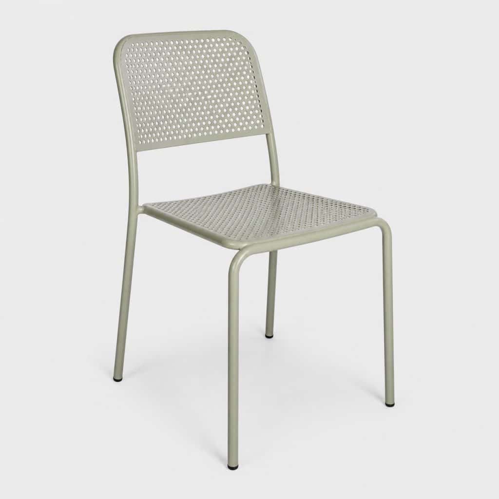 Chaise de jardin en métal ajouré style bistrot parisien